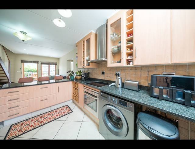 3 BEDROOM TOWNHOUSE FOR SALE IN BEDFORD GARDENS
